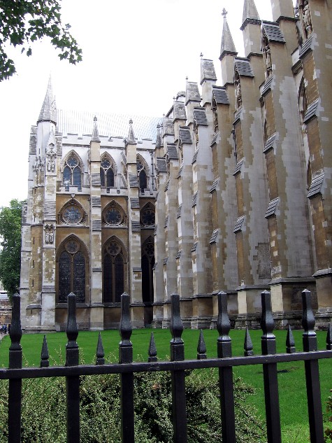 Why did they bury Darwin in Westminster Abbey? 2 Why did they bury Darwin in Westminster Abbey?